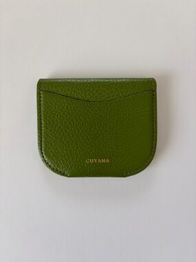 Cuyana Fold Cardholder in Leaf